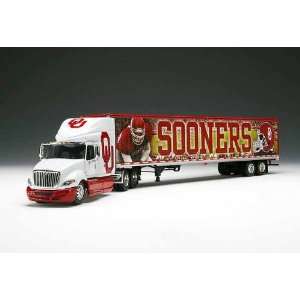  Oklahoma Sooners Plastic Team Tractor Trailer