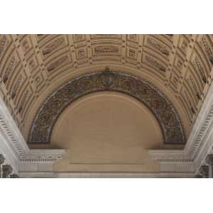 Architectural detail in the interior of the Capitol building, El 