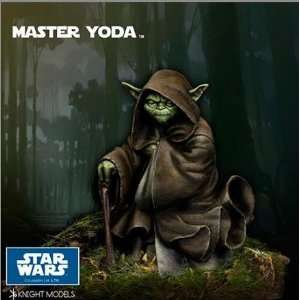    Star Wars Premium Miniatures Master Yoda (42mm) Toys & Games