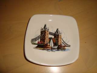 VINTAGE WADE TOWER BRIDGE DISH ENGLAND >>MUST L@@K 