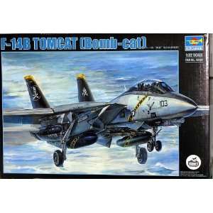  1/32 F 14B Tomcat Fighter: Toys & Games