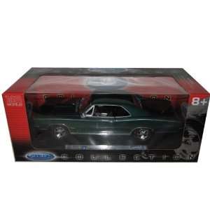    1966 Pontiac GTO Green Diecast Car Model 1:18: Toys & Games