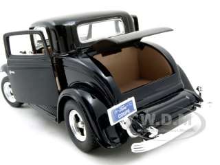 1932 FORD COUPE BLACK 124 DIECAST MODEL CAR BY MOTORMAX  
