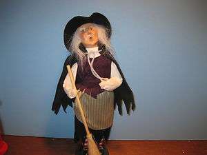 Byers Choice Spooktacular 2002 Halloween Witch  