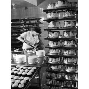 Woman Frosting Cakes at Schraffts in Rockefeller Center Photographic 
