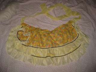 Cute Vintage Apron with Heart Pocket
