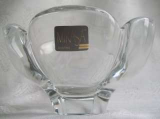 Beautifully Created Pattern Vntge Mikasa Art Glass Bowl  