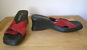 Gorgeous Black & Red Eric Michaels Sandals Slides Womens Shoes Sz 9 