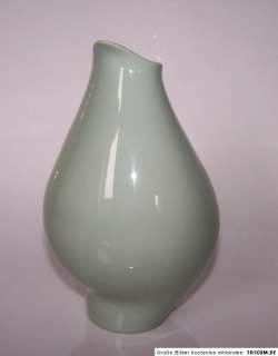   hier eine traumhafte alte Rosenthal Vase aus der Zeit um 1950 an