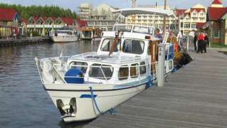 Motoryacht/Motorboot mit 2 Steuerständen, verzinkter Stahl in Parchim 