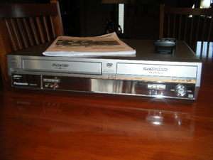 Panasonic DMR E75V DVD RAM/DVD R VCR Combo Player Recorder  