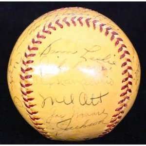  Autographed Mel Ott Baseball   1938 Ny Team Psa dna 