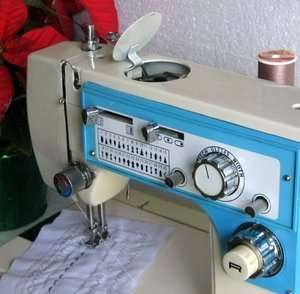 Dressmaker 7000 Super Zigzag Sewing Machine With Special Cams  