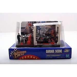  Winners Circle Garage Scene Dale Earnhardt Sr. #3 Toys & Games